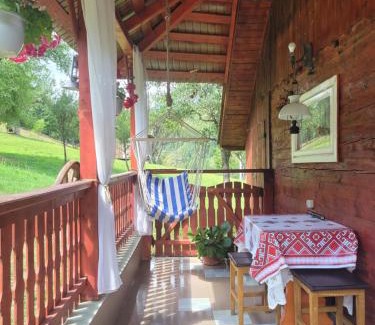 Avram Iancu House | Cozy La căsuță: Pet-Friendly Retreat with Kitchen Access