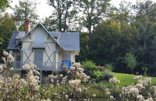 Clairefontaine-en-Yvelines Cottage | Exceptional Ocean View at La Chaumière with Spa & Hot Tub