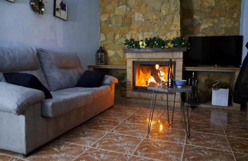 Alcala del Jucar Apartment | Inviting LA CAÑADA: Pet-Friendly Stay with Great Reviews