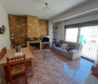 Alcala del Jucar Apartment | Inviting LA CAÑADA: Pet-Friendly Stay with Great Reviews