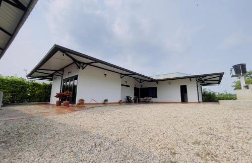 Monterrey Villa | Discover La caɓaña: Family-Friendly Retreat with Pool