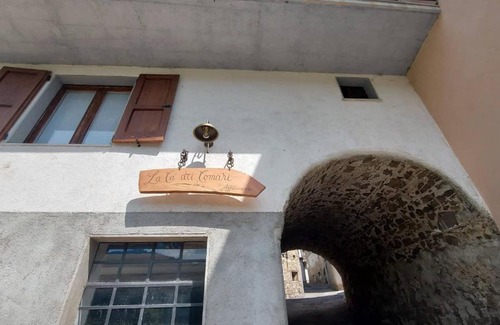 Capovalle House | Inviting Stay at LA CA' DEI COMARI - Breakfast Included