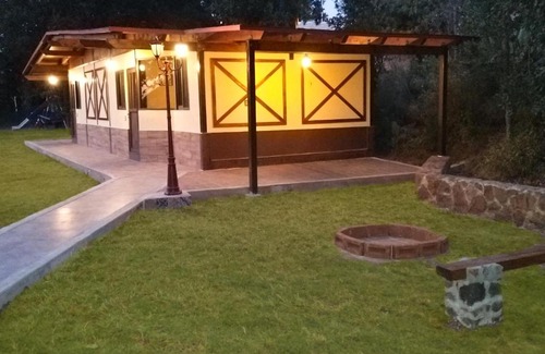 Amealco Hotel | Cozy Retreat at La Cabaña de Lola - Family Friendly & Breakfast