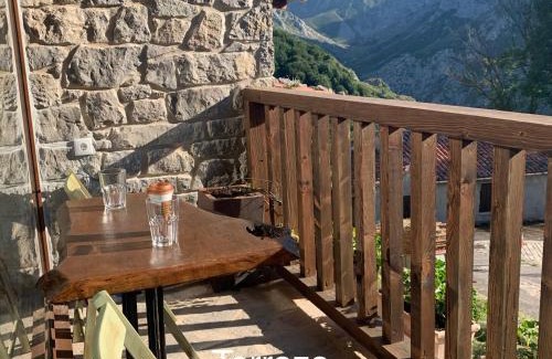 Sotres House | Pet-Friendly Getaway at La Cabaña de Severina - Rated 9.3/10
