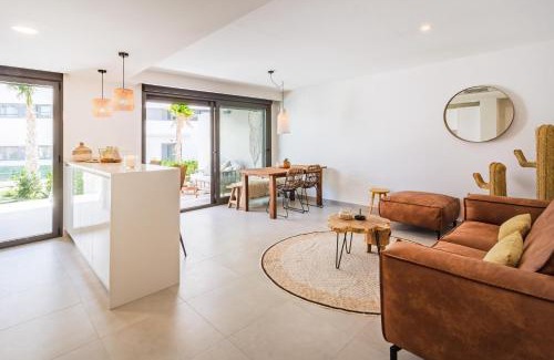 Platja de l'Arenal Apartment | Relax at La Cabaña: 4-Star Hotel with Pool & Family Fun