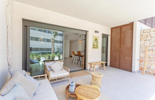 Platja de l'Arenal Apartment | Relax at La Cabaña: 4-Star Hotel with Pool & Family Fun
