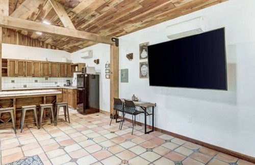Hutto Cabin | Family-Friendly Retreat Near Kalahari Resort - La Cabaña