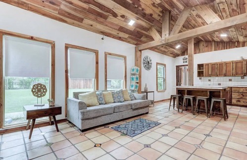 Hutto Cabin | Family-Friendly Retreat Near Kalahari Resort - La Cabaña