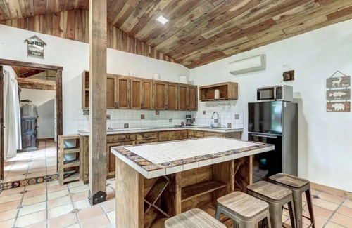 Hutto Cabin | Family-Friendly Retreat Near Kalahari Resort - La Cabaña