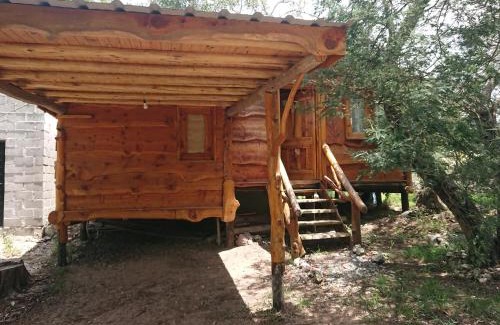 Tanti Ski Chalet | Top-Rated La Cabañita with Relaxing Hot Tub Amenities