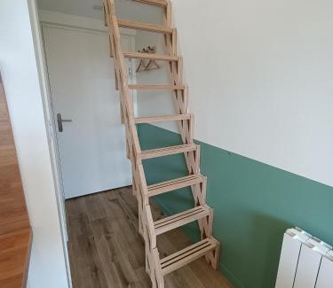 Saint-Sebastien-sur-Loire Apartment | Family-Friendly Retreat at La Cabane des Bords de Loire