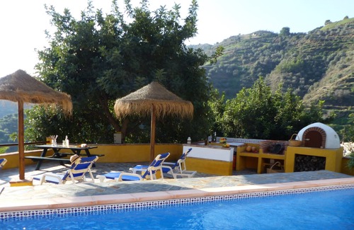 Almunecar Villa | La Cabaña Tranquila, safe rural villa retreat overlooking the blue Mediterranean