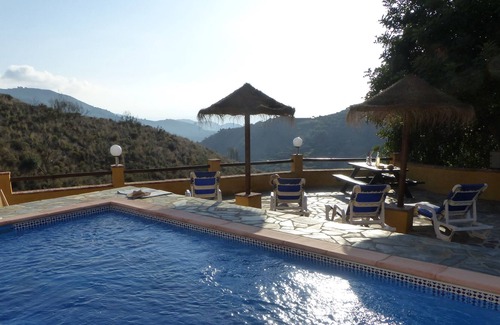 Almunecar Villa | La Cabaña Tranquila, safe rural villa retreat overlooking the blue Mediterranean