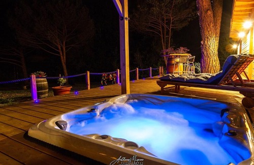 Thenac Cabin | Relax at La Cabane à Papi: Oceanfront with Spa & Pool