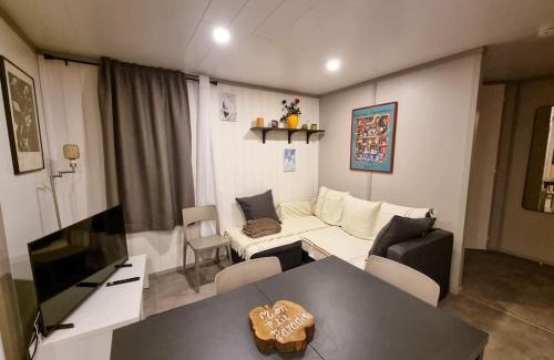 Labouheyre Ski Chalet | Inviting La Cabane 27: Cozy Chalet by Lake Peyre
