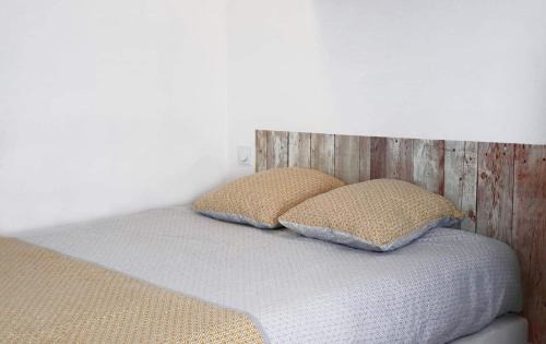 Penne-d'Agenais Apartment | Cozy La Cabane: Guest Rated 8.4/10 for Your Getaway