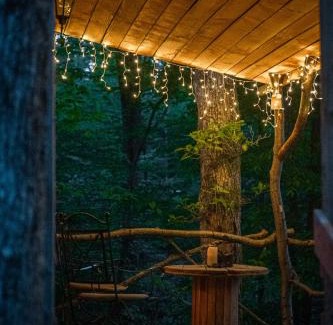 Philippeville Ski Chalet | Delightful Stay at La Cabane aux Écureuils, Rated 9.1/10