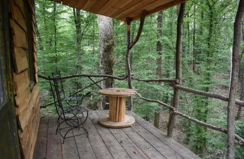 Philippeville Ski Chalet | Delightful Stay at La Cabane aux Écureuils, Rated 9.1/10