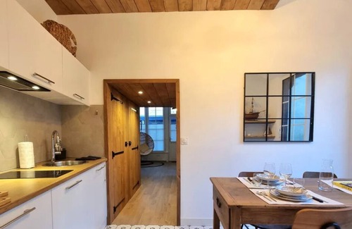 Honfleur Apartment | Historic La Cabane de Champlain with Terrace & Pet-Friendly