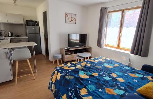 Fierville-les-Parcs Other | Oceanfront Escape at La Cabane de Fierville - Rated 9.1/10