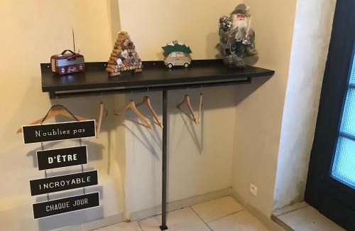 Flines-les-Mortagne House | Pet-Friendly Retreat at La Cabane du Chasseur - 8.9/10 Rating