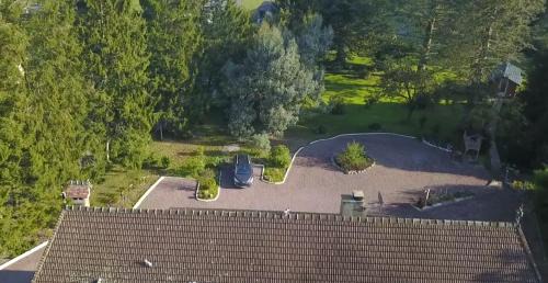 Annebault House | Cozy B&B Chalet: Your Perfect Retreat Awaits