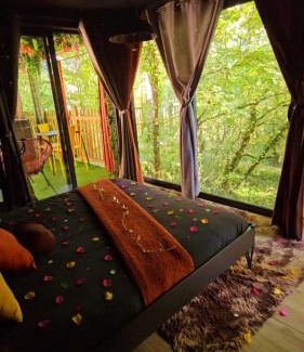 Illoud Cabin | Experience Oceanfront Bliss at L'Ange De Fer Hotel