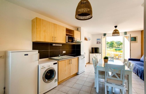 Cabries Apartment | Discover La Cabre d'Or: Family-Friendly Duplex with Pool