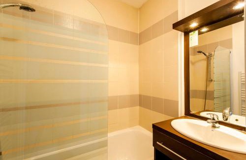 Cabries Apartment | Discover La Cabre d'Or: Family-Friendly Duplex with Pool
