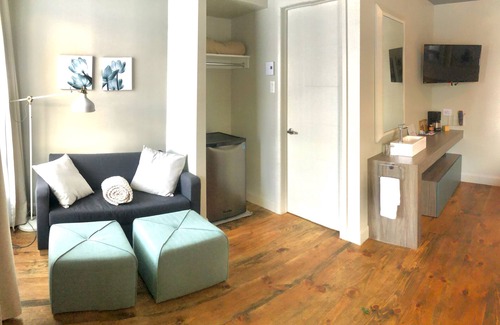 Saint-Gabriel Hotel | Explore La CACHE du LAC: Family-Friendly Retreat Awaits