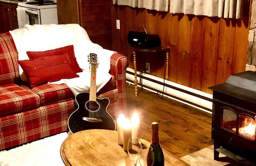 Saint-Gabriel Hotel | Explore La CACHE du LAC: Family-Friendly Retreat Awaits