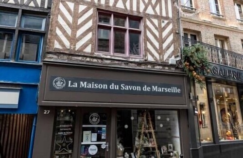 Honfleur Apartment | Perfect Getaway at La Cachette de Lucie in Honfleur