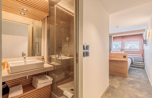 Arc-1950 Hotel | Cozy Getaway at La Cachette - Family-Friendly Hotel