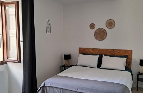 Barnave Apartment | Highly Rated La Calade: Your Perfect Getaway Awaits