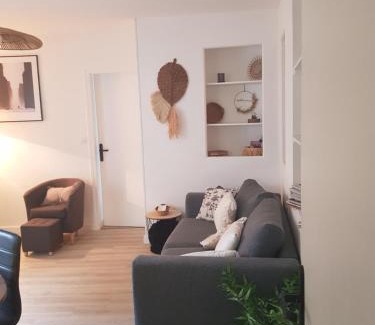 Barnave Apartment | Highly Rated La Calade: Your Perfect Getaway Awaits