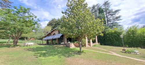 Villa Icho Cruz House | Idyllic La Calma: Riverfront Retreat with Pool & Park