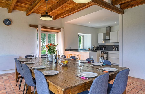 Theix-Noyalo House | LA CALYPSO - Beautiful Longère with Pool & Spa Retreat