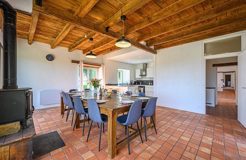 Theix-Noyalo House | LA CALYPSO - Beautiful Longère with Pool & Spa Retreat