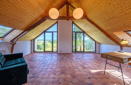 Theix-Noyalo House | LA CALYPSO - Beautiful Longère with Pool & Spa Retreat