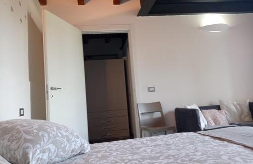 Castelfranco Emilia House | Cozy Retreat at La Camera di Cavazzona - Pet and Child Friendly