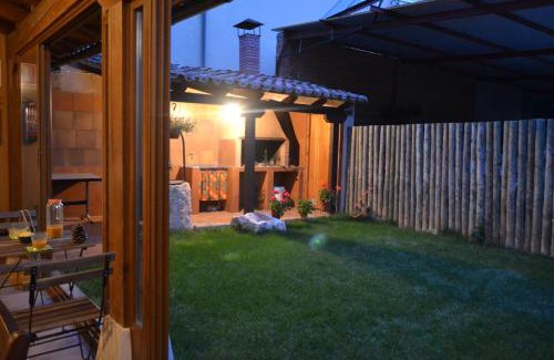 Pesquera de Duero House | Pet-Friendly Retreat at La Cantamora Hotel Rural