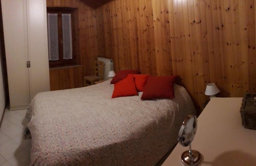 Castiglione d'Orcia House | Guest Rated 9/10 at La Cantina di Pi with Free Breakfast