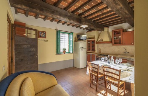 Foiano della Chiana House | Unforgettable Stay at La Capannina with Pool & Spa