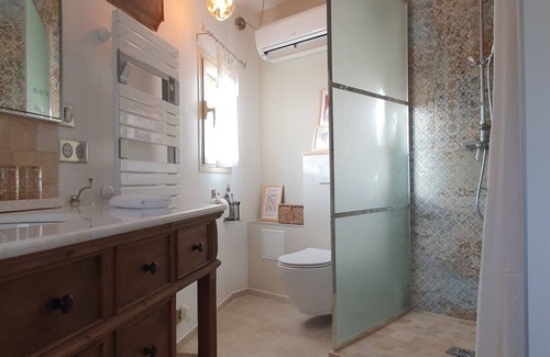Blauzac Bed & Breakfast | Relax at La Capitelle - Le Mas des Aires Retreat