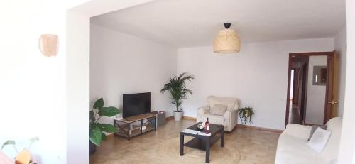 Saldes Apartment | Explore LA CARA NORD: Family & Pet-Friendly Retreat