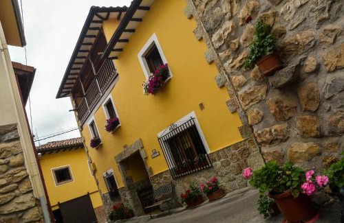Santianes de Ola House | Guest-Rated 9.5: La Carteria Casa Rural for Families