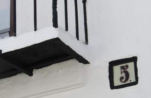 Grazalema House | Experience Comfort at La Casa 5 - Pet Friendly & Pool Access