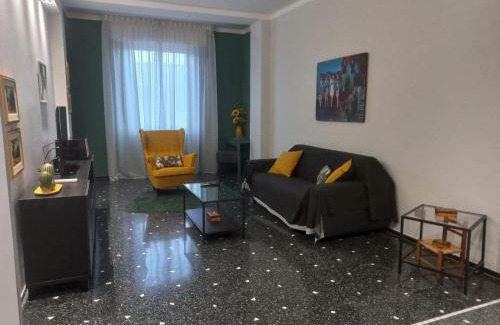 Albenga Apartment | Prime Location: La Casa Near the Station with Ocean View