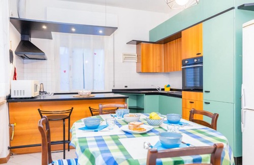 Cagnona Apartment | Family-Friendly Getaway at La Casa al Mare di Anna e Stefania