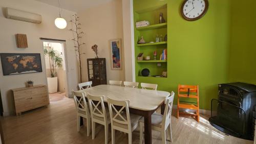 Almeria Centro House | Pet-Friendly La Casa Azul Almería with Oceanfront Views
